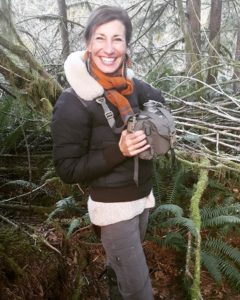 Nicole Apelian teaches a Wilderness Living Skills Workshop in Oregon
