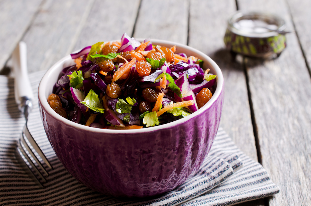 Vegetable salad with raisins