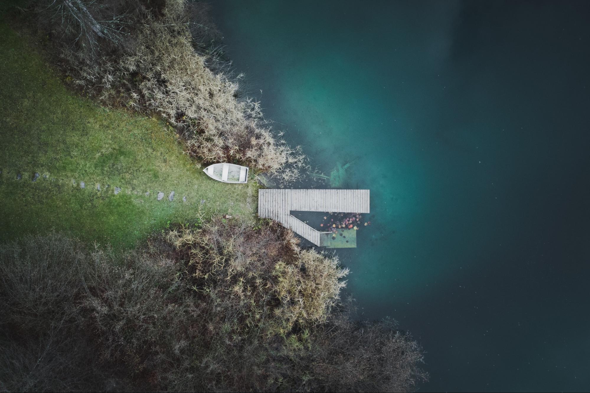 overhead image of boat at dock