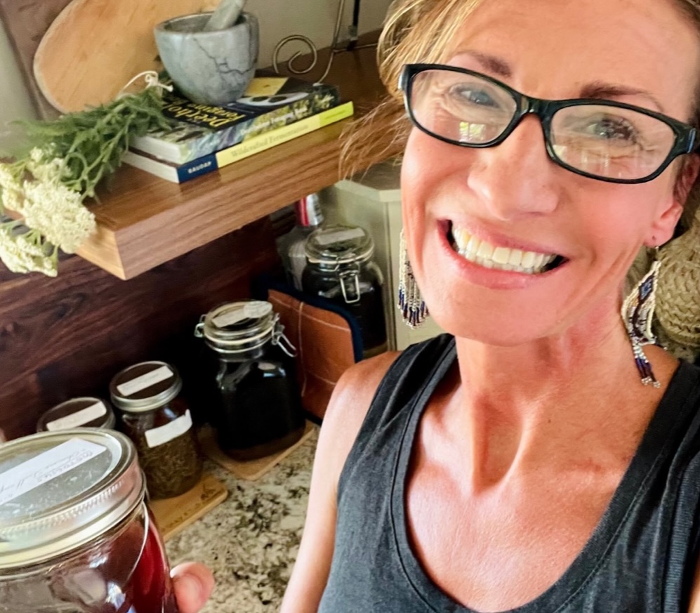 The Adaptogen Advantage: Cordyceps for Menopausal Weight Gain & More